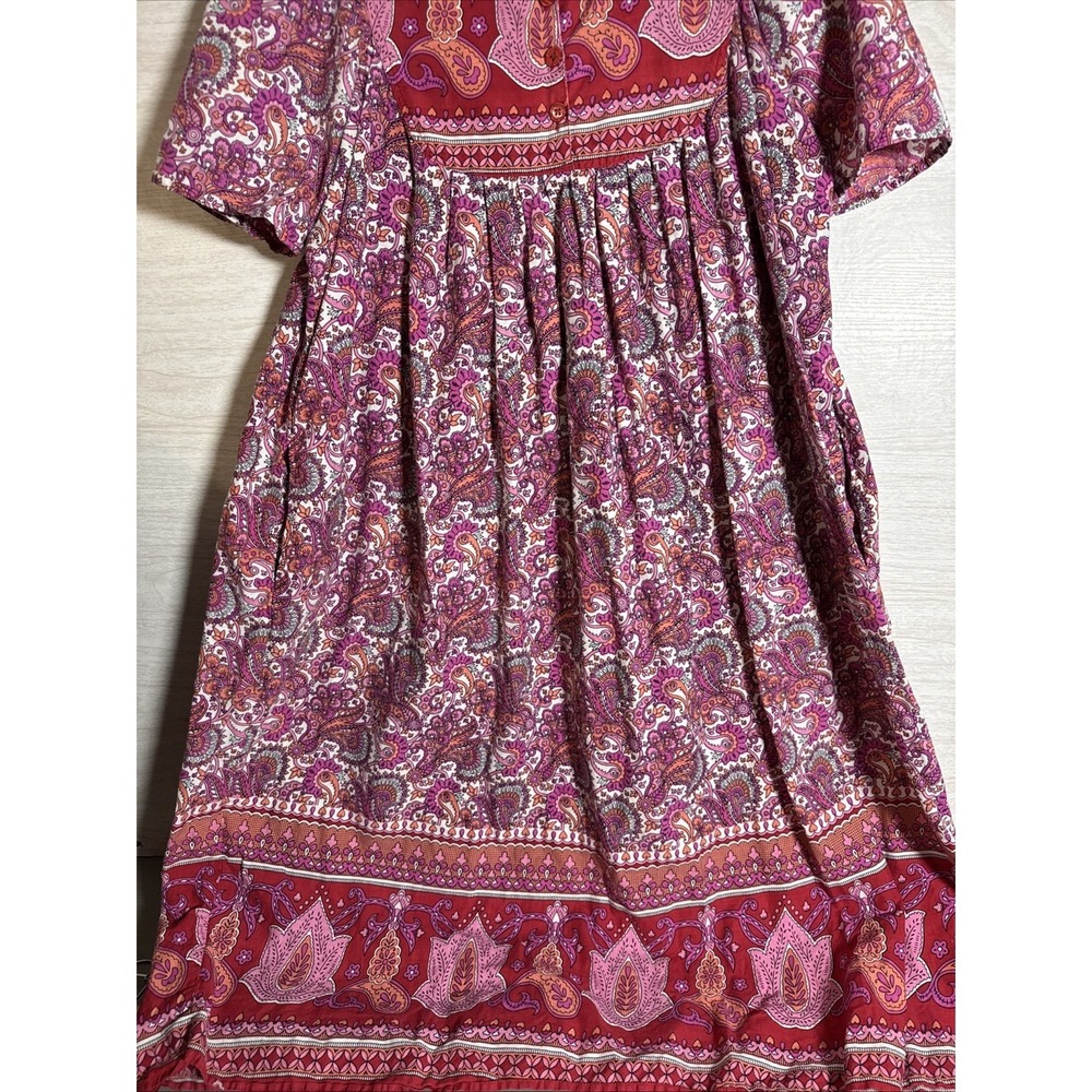 Loungees branded paisley dress is a vibrant pink and purple Moomoo/ Maxi Dress1x - Picture 2 of 13